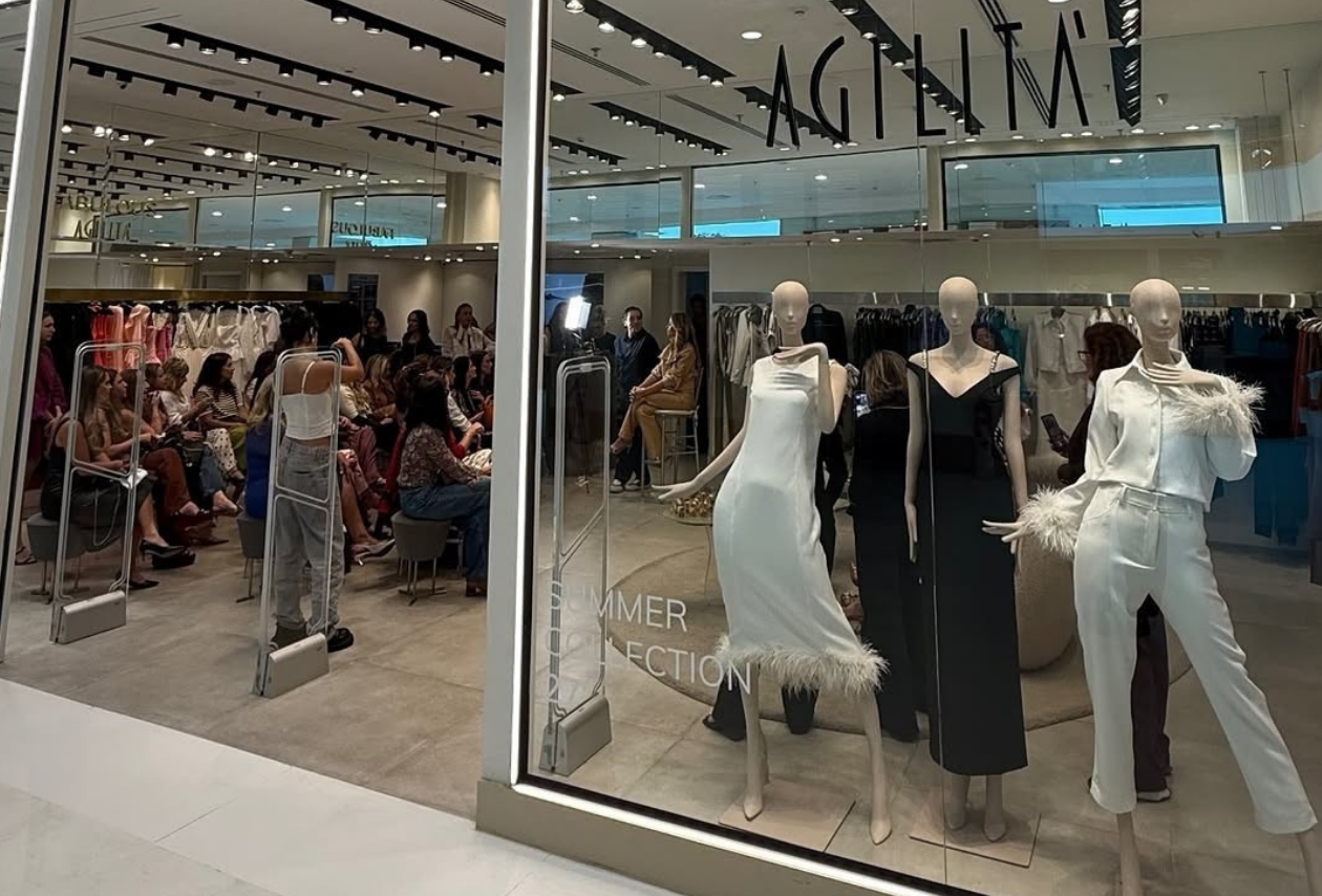 Vitrine e interior — BarraShopping